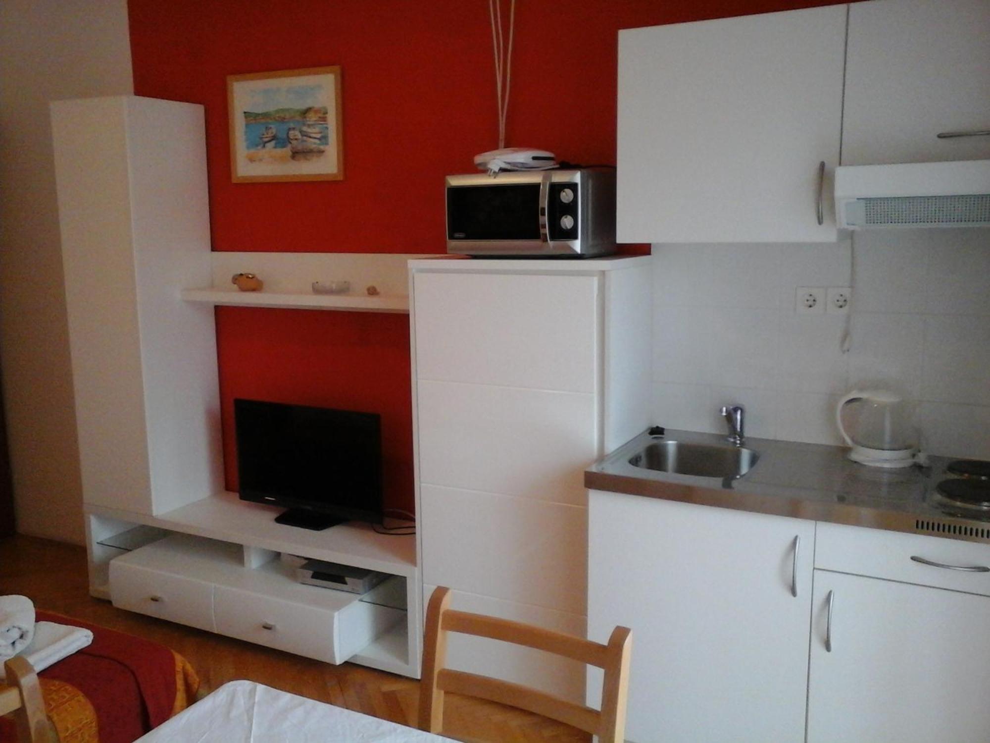 Apartments And Rooms Dobrila Йелса Стая снимка
