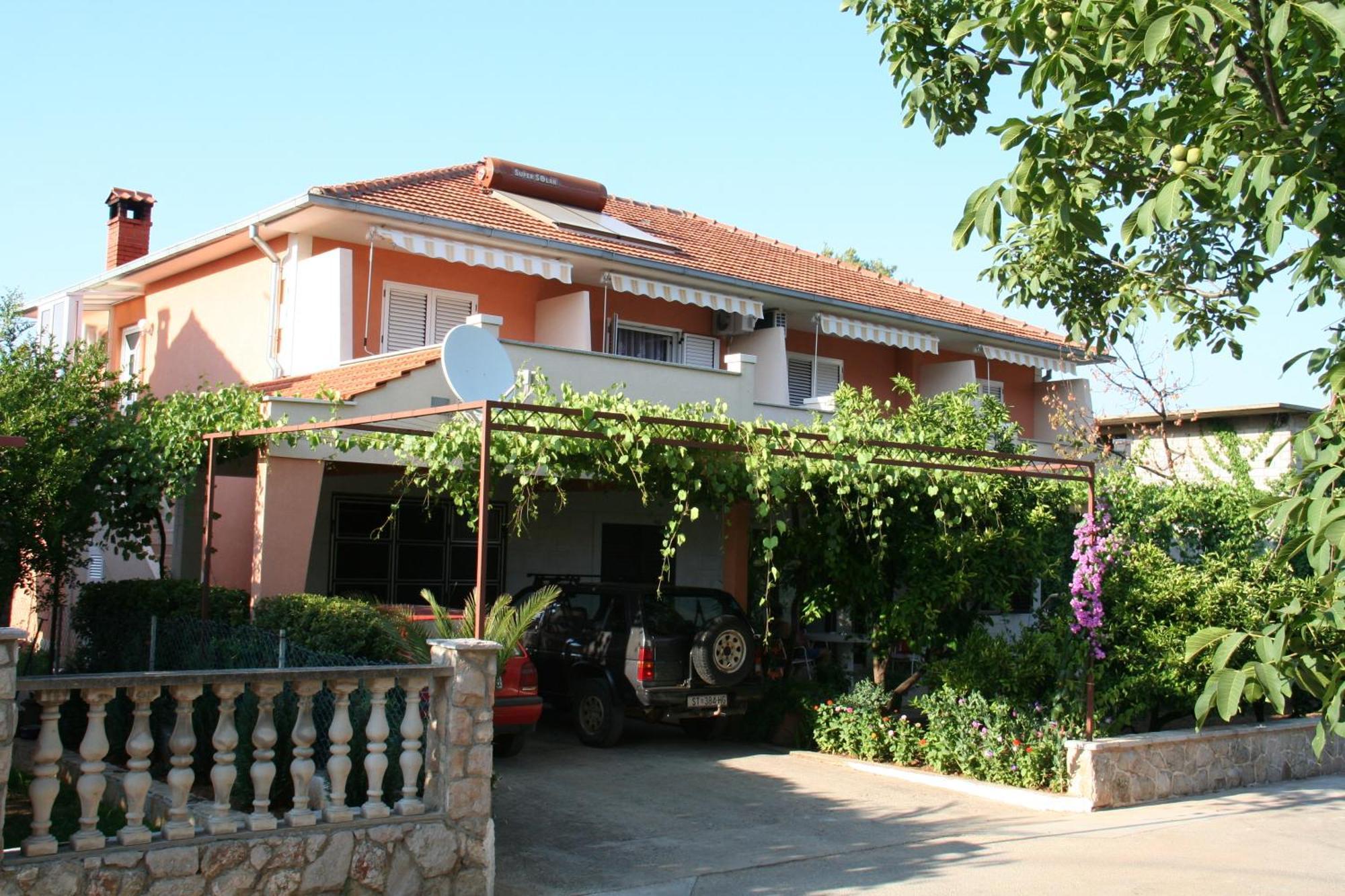 Apartments And Rooms Dobrila Йелса Стая снимка