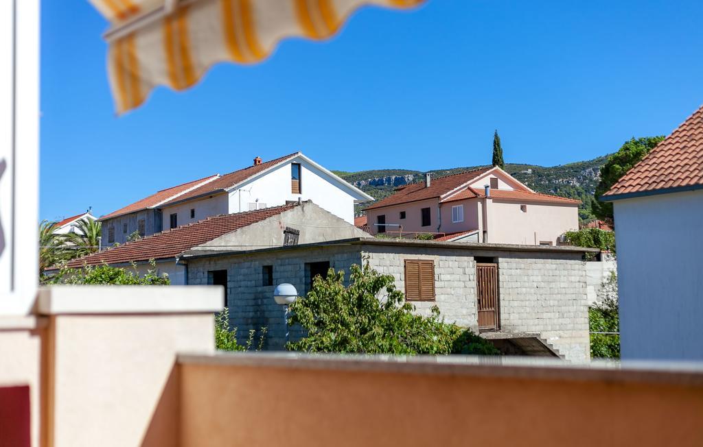 Apartments And Rooms Dobrila Йелса Екстериор снимка
